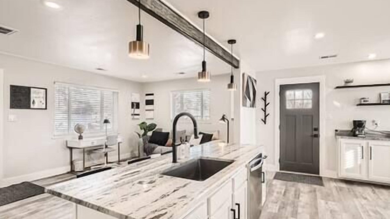 Photo of Kitchen in Barths