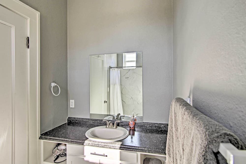 Photo of Bathroom in Enid
