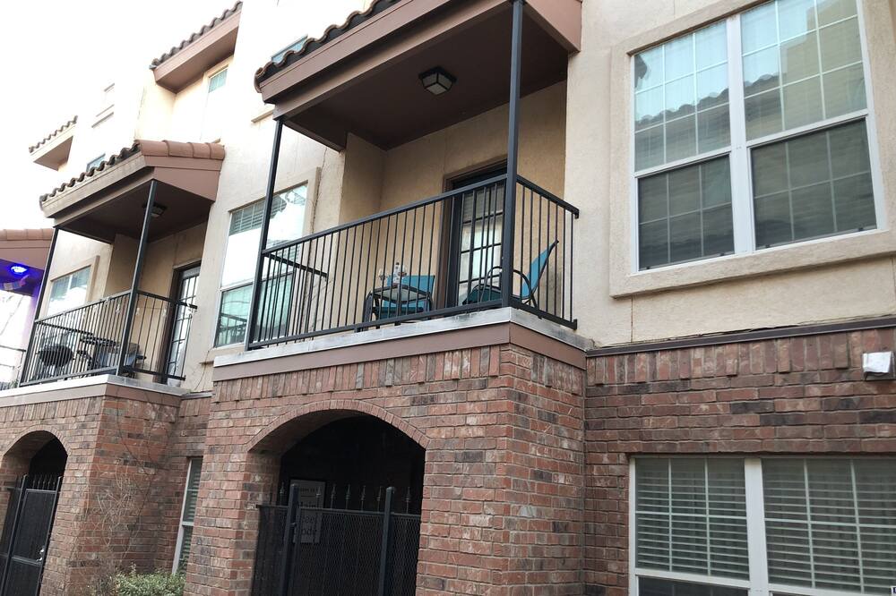 Photo of Patio Balcony in North Overton