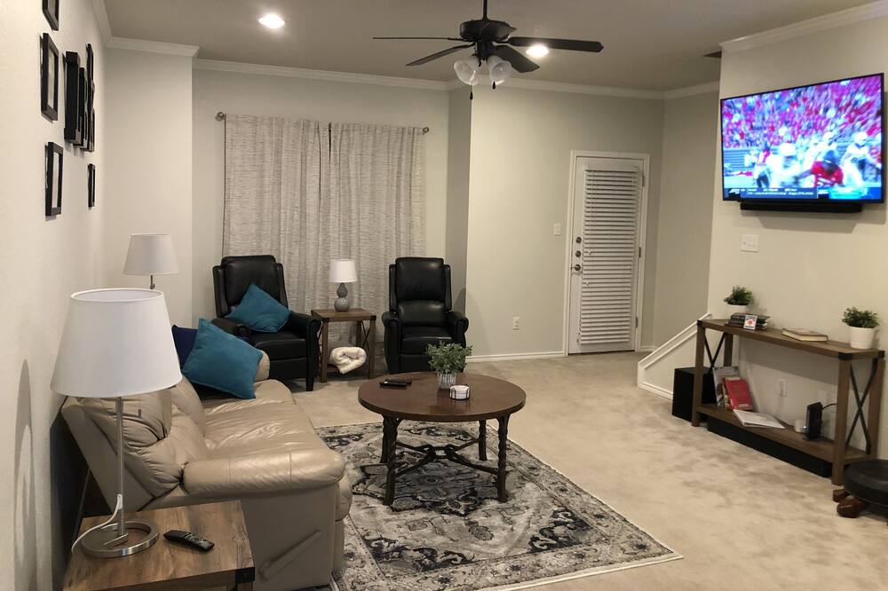 Photo of Livingroom in North Overton