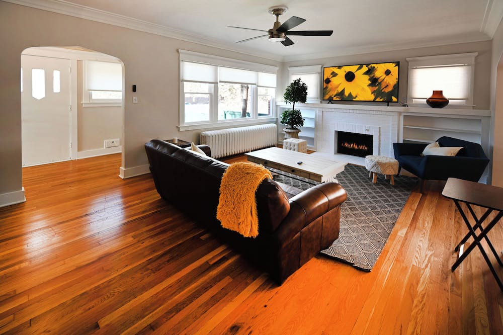 Photo of Livingroom in Hilltop