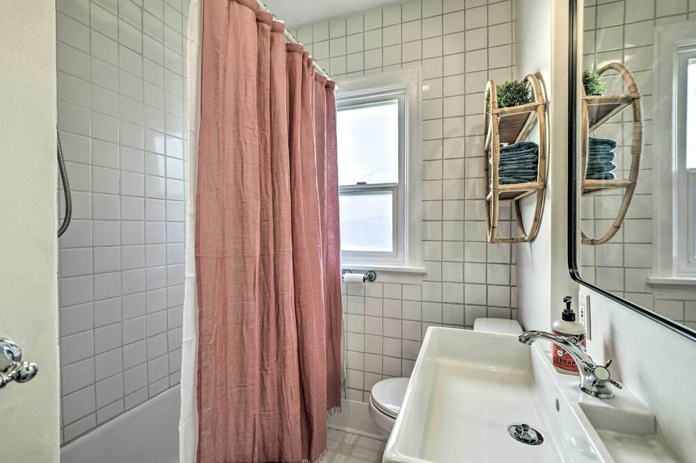 Photo of Bathroom in North Delridge