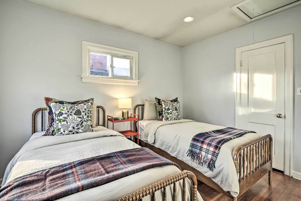 Photo of Bedroom in North Delridge