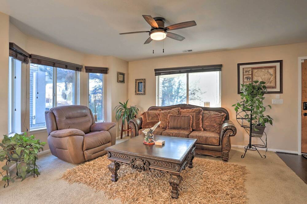 Photo of Livingroom in Green Valley Ranch