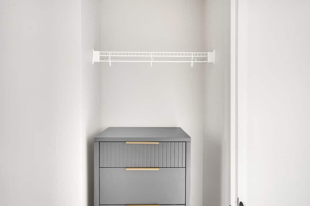 Photo of Bedroom in Hale