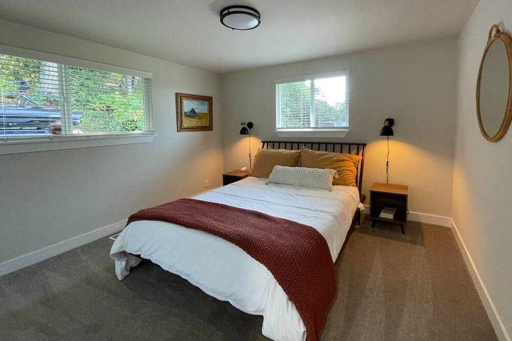 Photo of Bedroom in Freeland