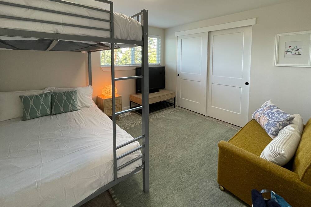 Photo of Bedroom in Freeland