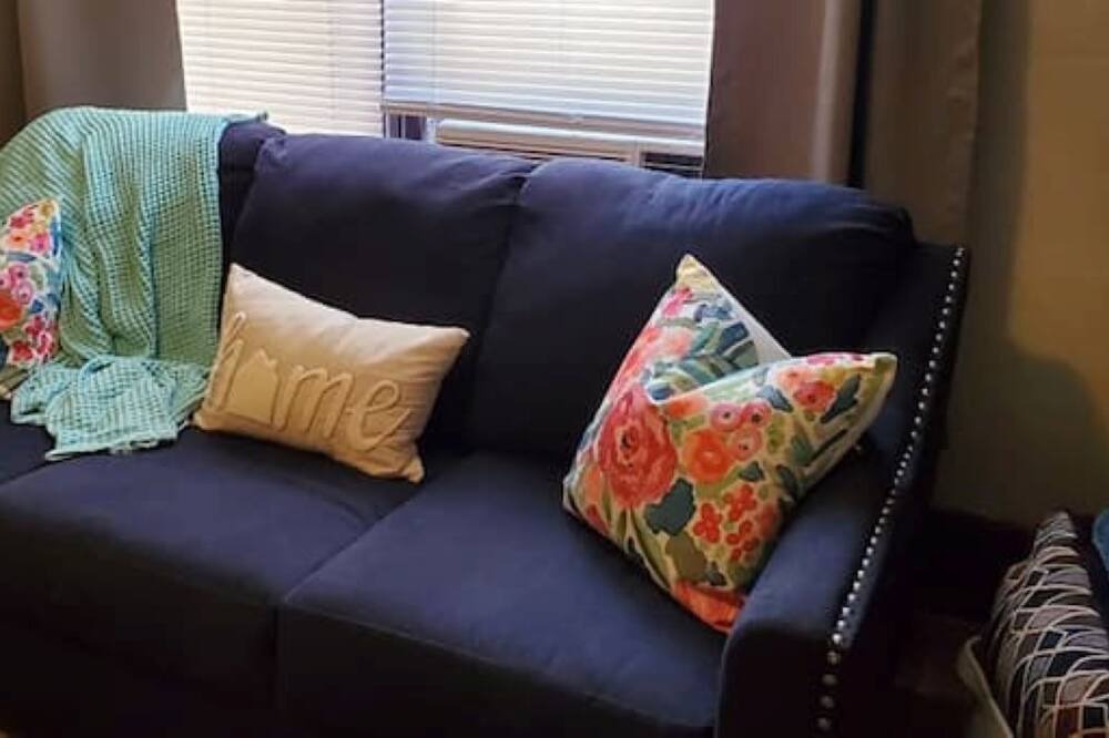 Photo of Livingroom in Guthrie
