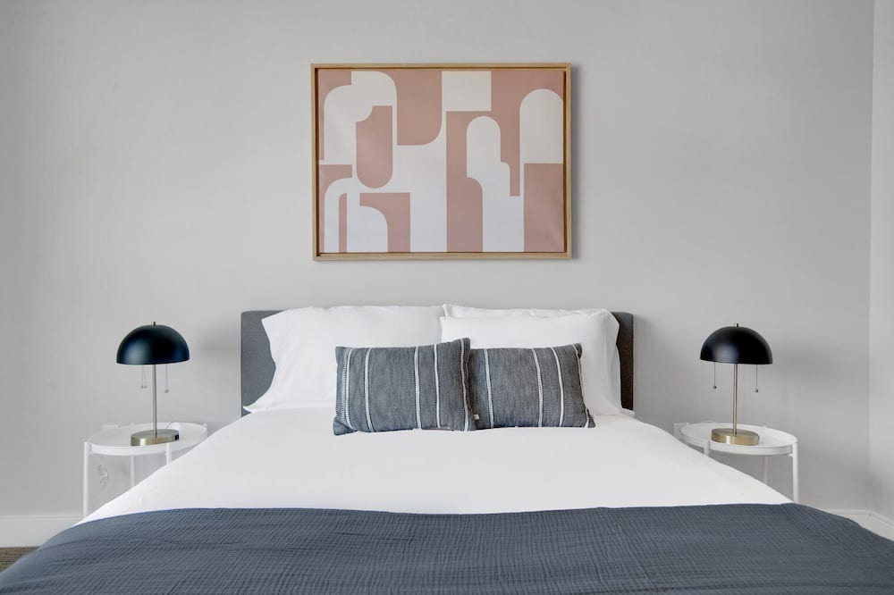 Photo of Bedroom in Five Points