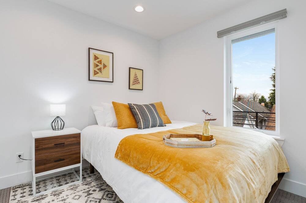 Photo of Bedroom in North Beacon Hill