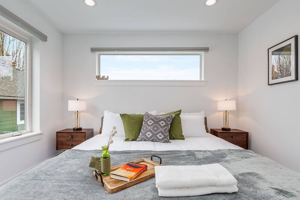 Photo of Bedroom in North Beacon Hill