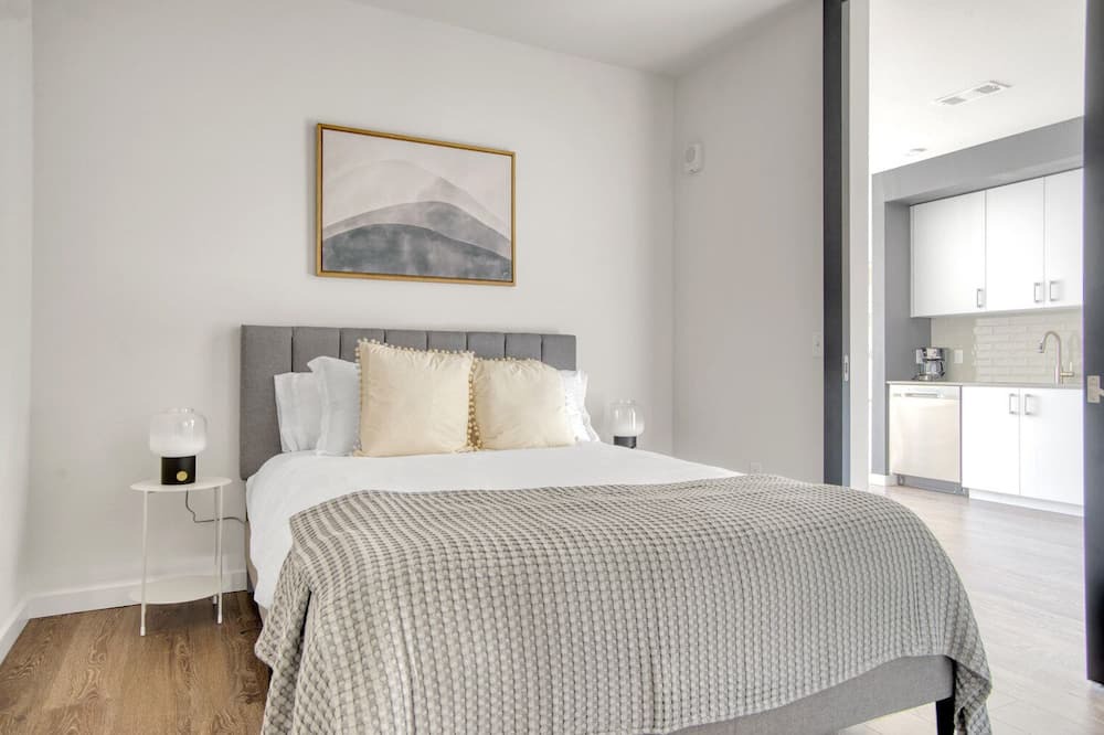 Photo of Bedroom in Five Points