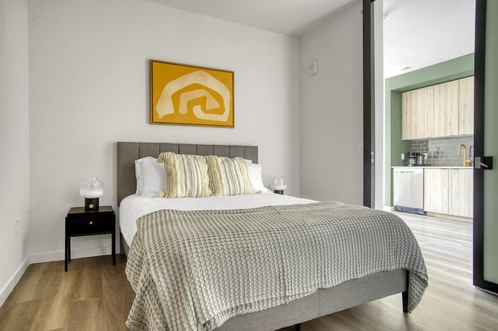 Photo of Bedroom in Five Points