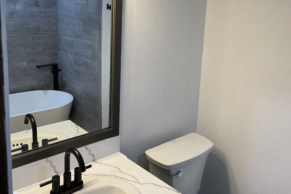 Photo of Bathroom in Eufaula