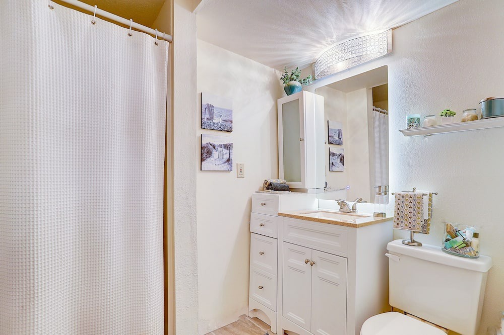 Photo of Bathroom in Walnut Grove