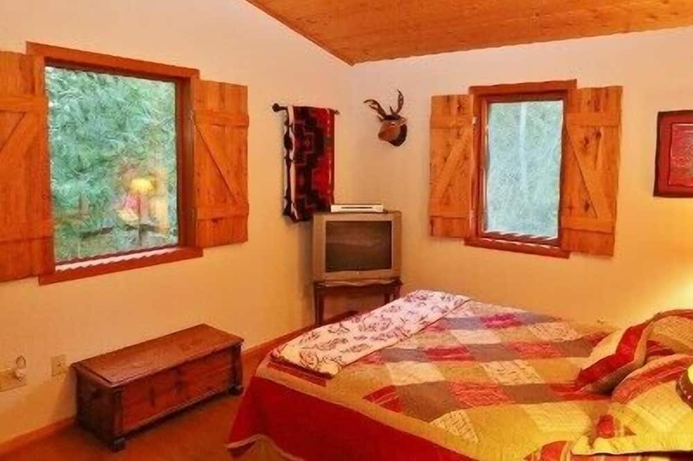 Photo of Bedroom in Quilcene