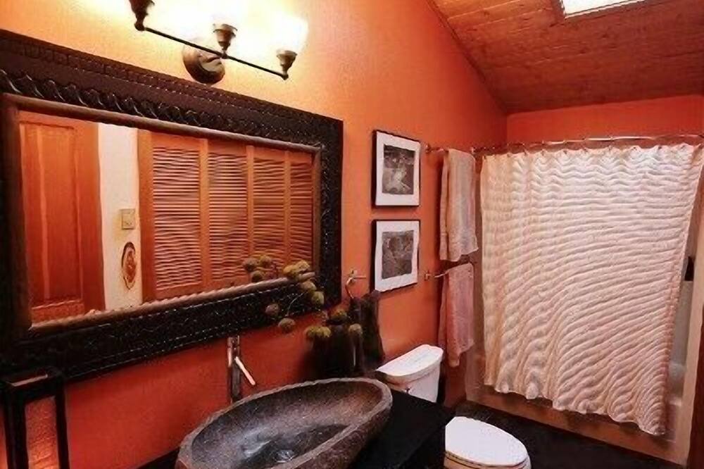 Photo of Bathroom in Quilcene