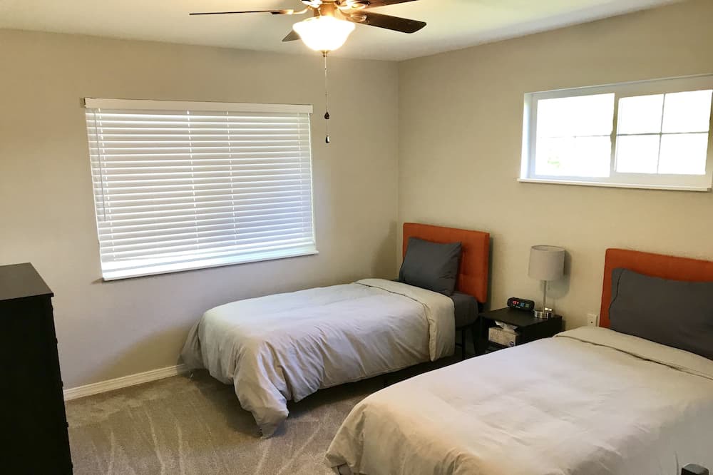 Photo of Bedroom in Jewell Heights - Hoffman Heights