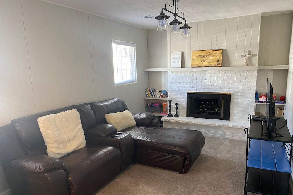 Photo of Livingroom in Jewell Heights - Hoffman Heights
