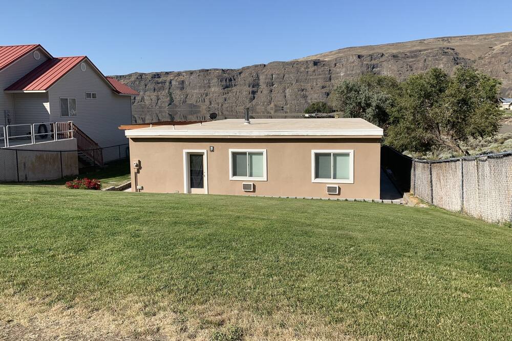 Photo of Outdoor in Sunland Estates
