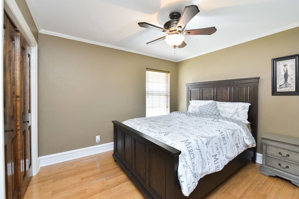 Photo of Bedroom in Red Oak