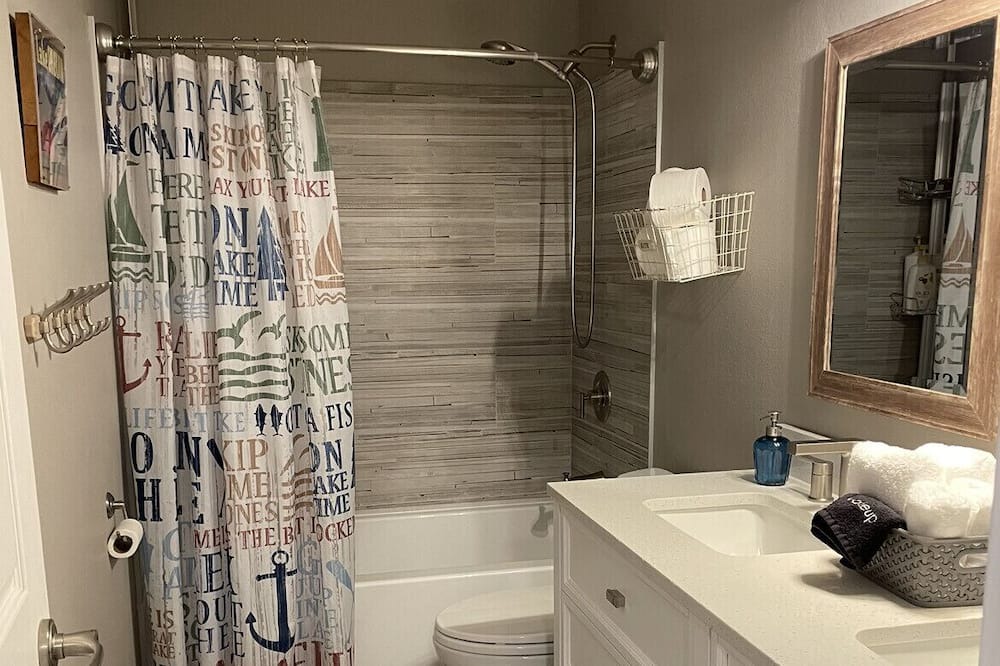 Photo of Bathroom in Chelan
