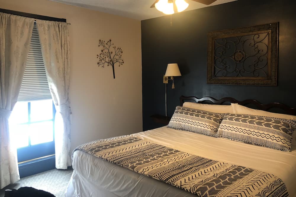 Photo of Bedroom in Shadow Mountain