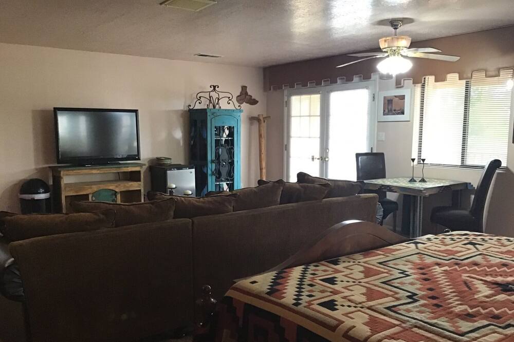Photo of Bedroom in West Bluff