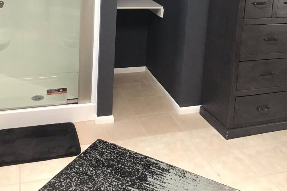 Photo of Bedroom in West Bluff