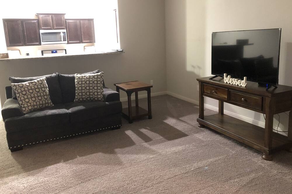 Photo of Livingroom in Mustang