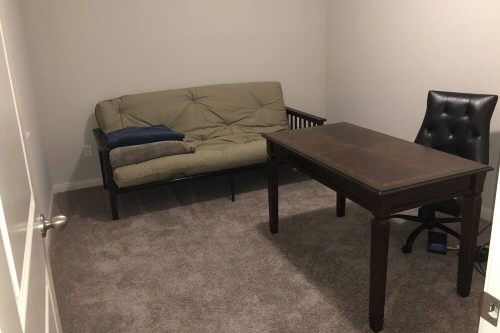 Photo of Livingroom in Mustang