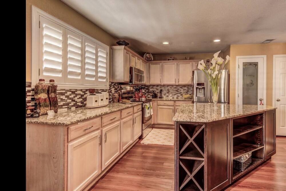 Photo of Kitchen in Aurora