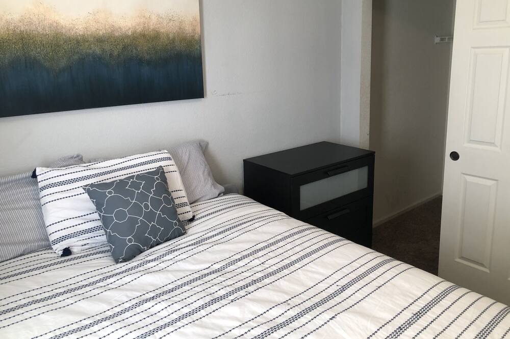 Photo of Bedroom in Aurora