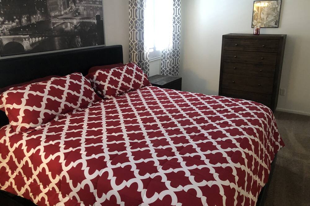 Photo of Bedroom in Aurora