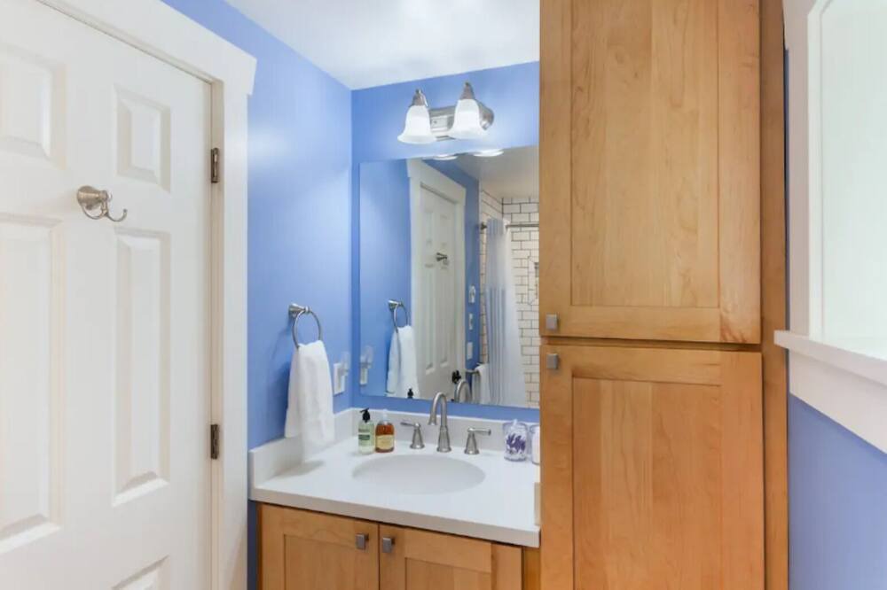 Photo of Bathroom in Columbia City