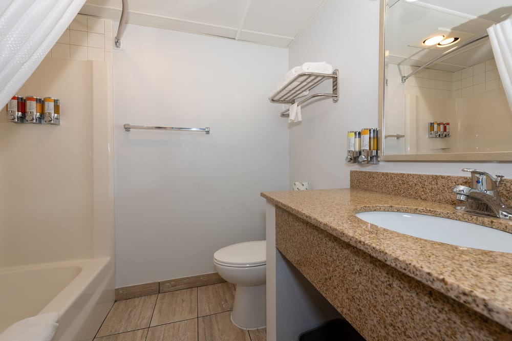 Photo of Bathroom in Indianola