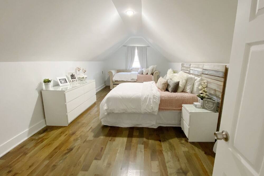 Photo of Bedroom in Lenexa