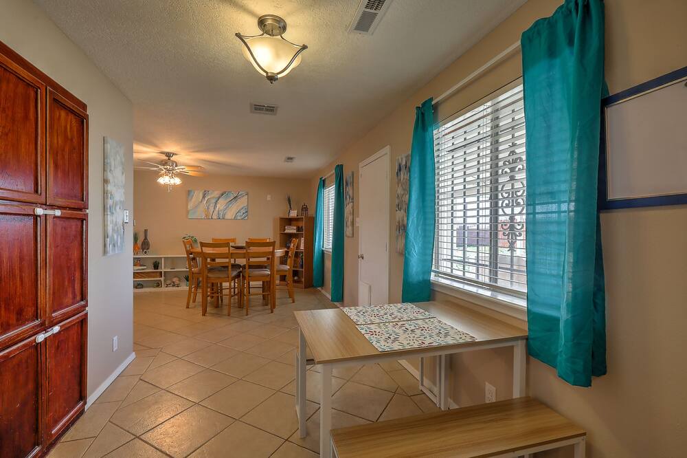 Photo of Livingroom in Northeast Heights