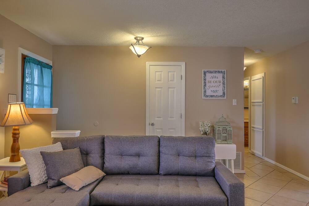 Photo of Livingroom in Northeast Heights