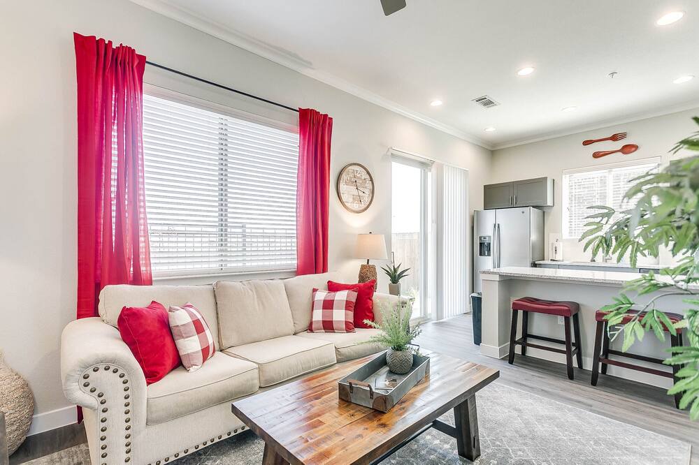 Photo of Livingroom in South Arlington