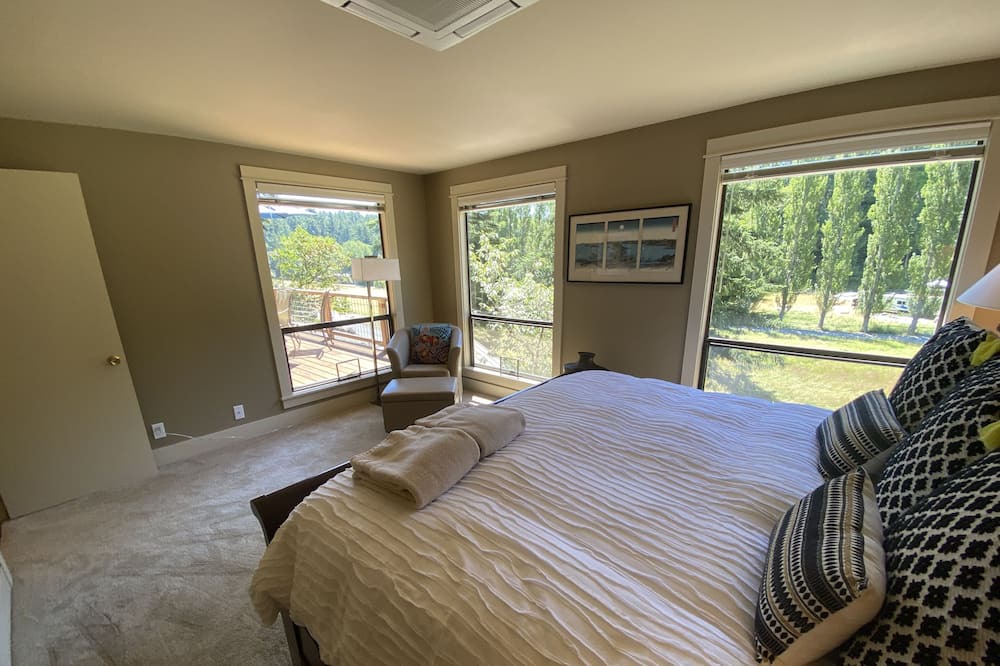 Photo of Bedroom in Orcas