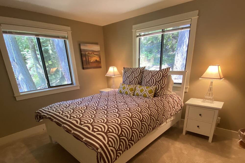 Photo of Bedroom in Orcas