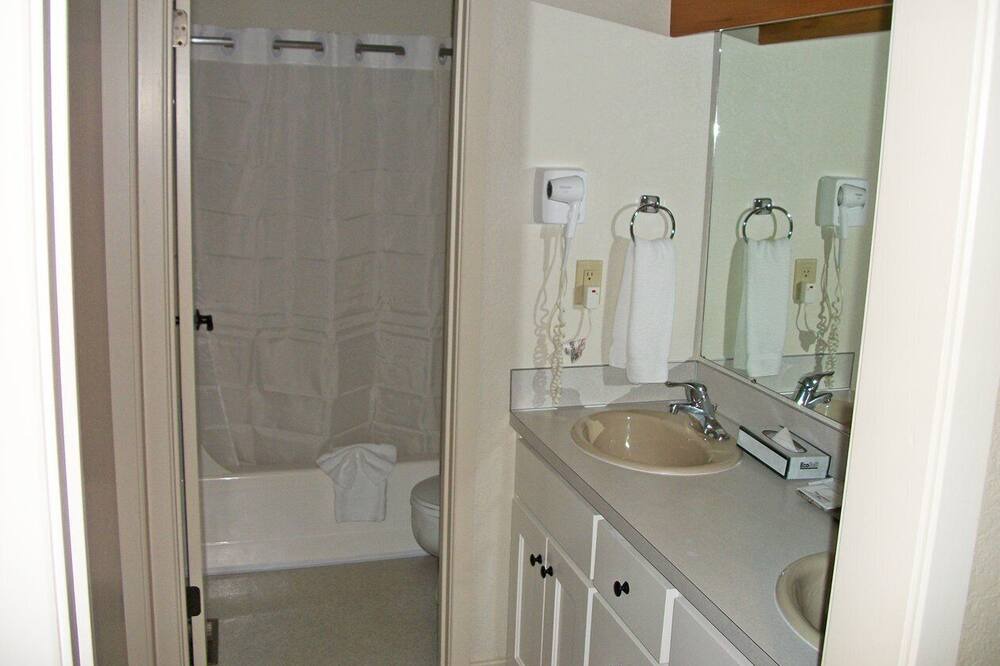 Photo of Bathroom in Chelan