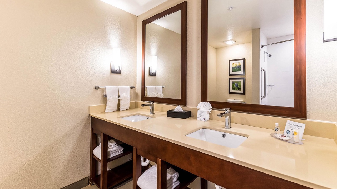 Photo of Bathroom in Grand Prairie