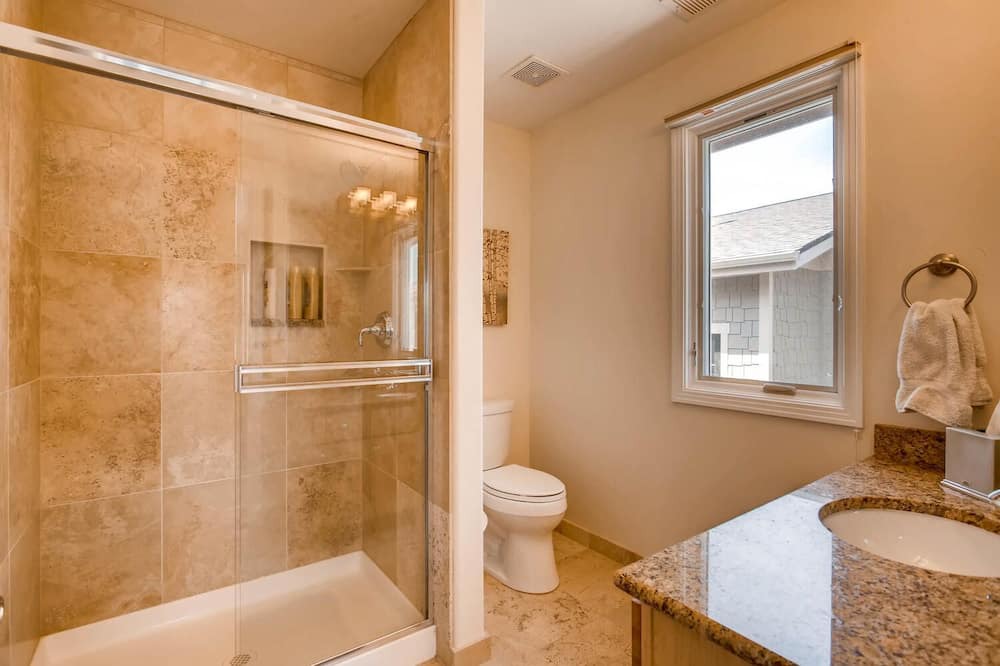 Photo of Bathroom in University Park