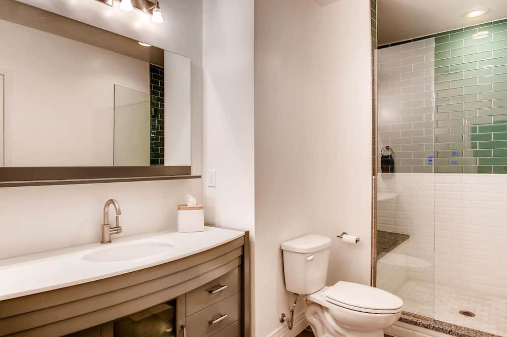 Photo of Bathroom in University Park