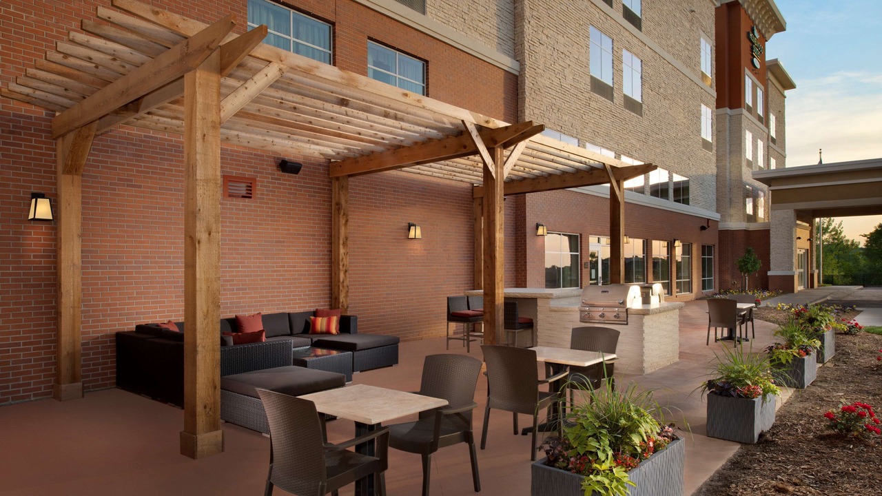 Photo of Patio Balcony in I-435 West KC-KS