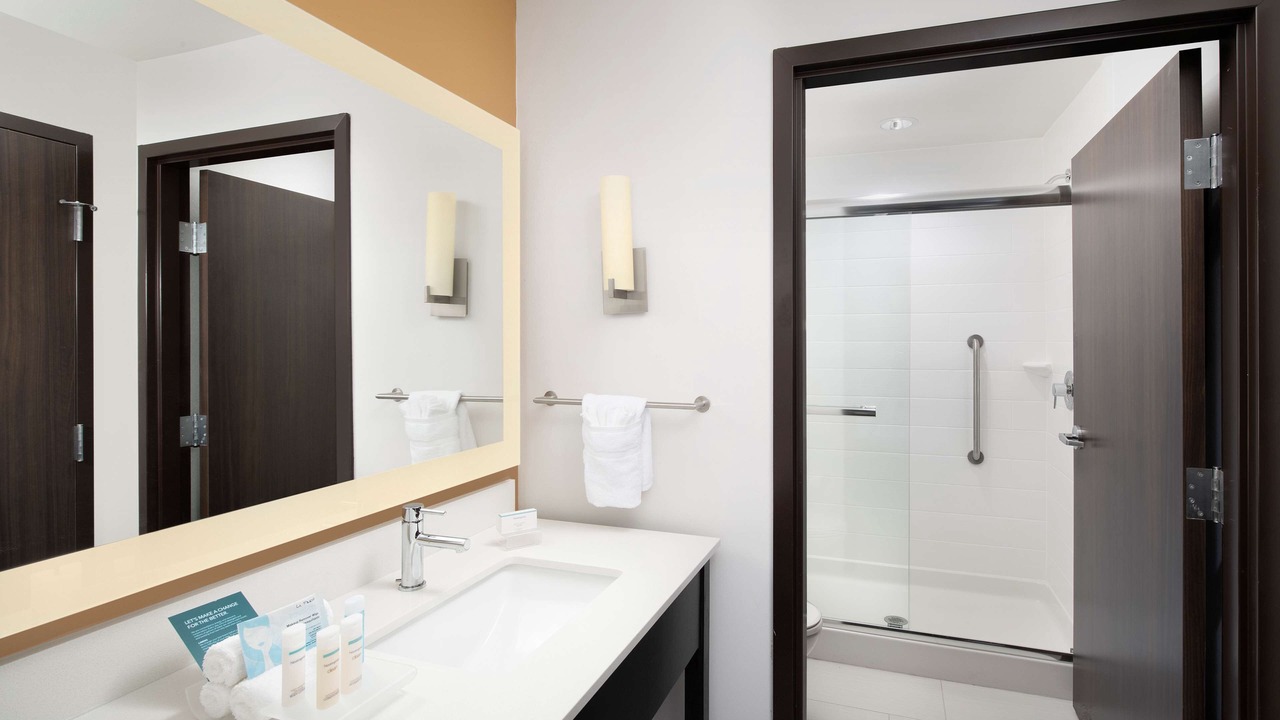 Photo of Bathroom in I-435 West KC-KS