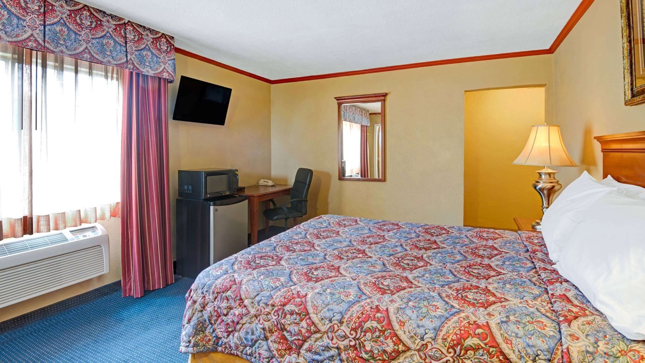 Photo of Bedroom in Huning Highland Historic District