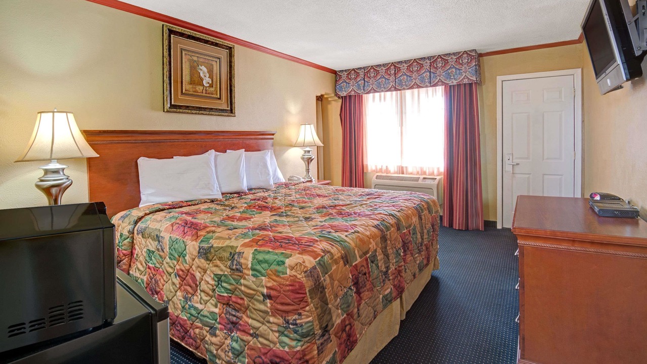Photo of Bedroom in Huning Highland Historic District